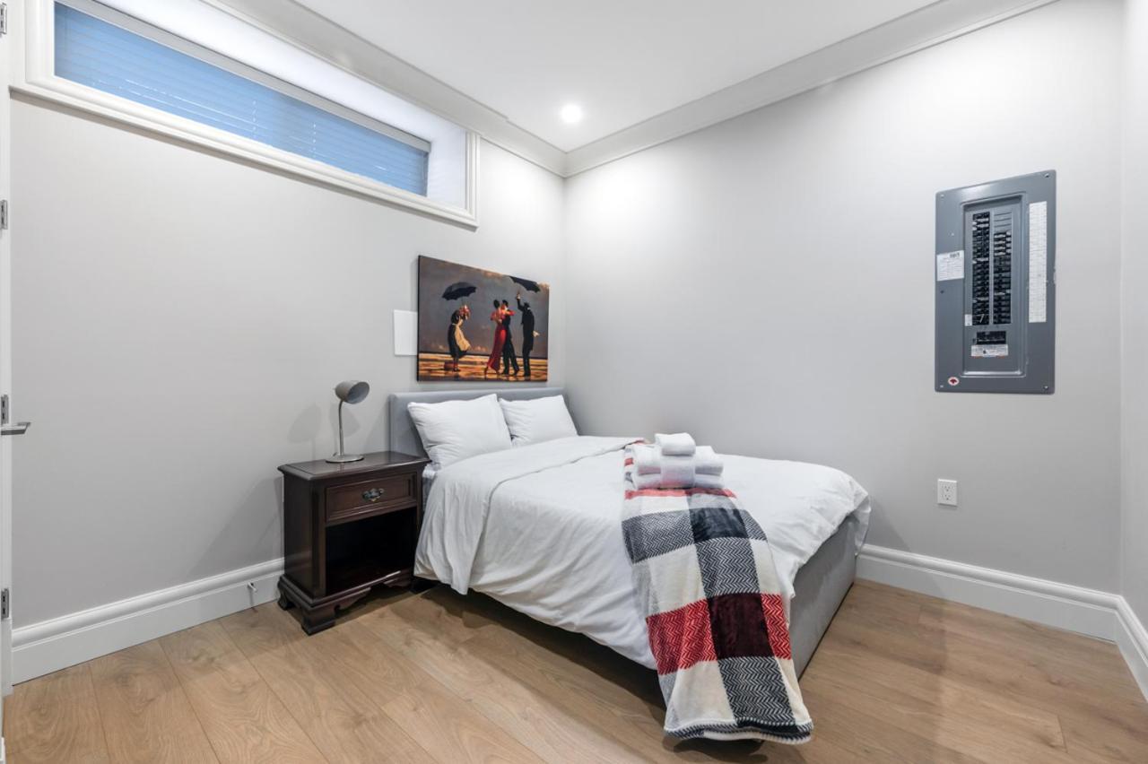 Vancouver Haven: Luxurious Private Bedroom Near Attractions Exterior foto