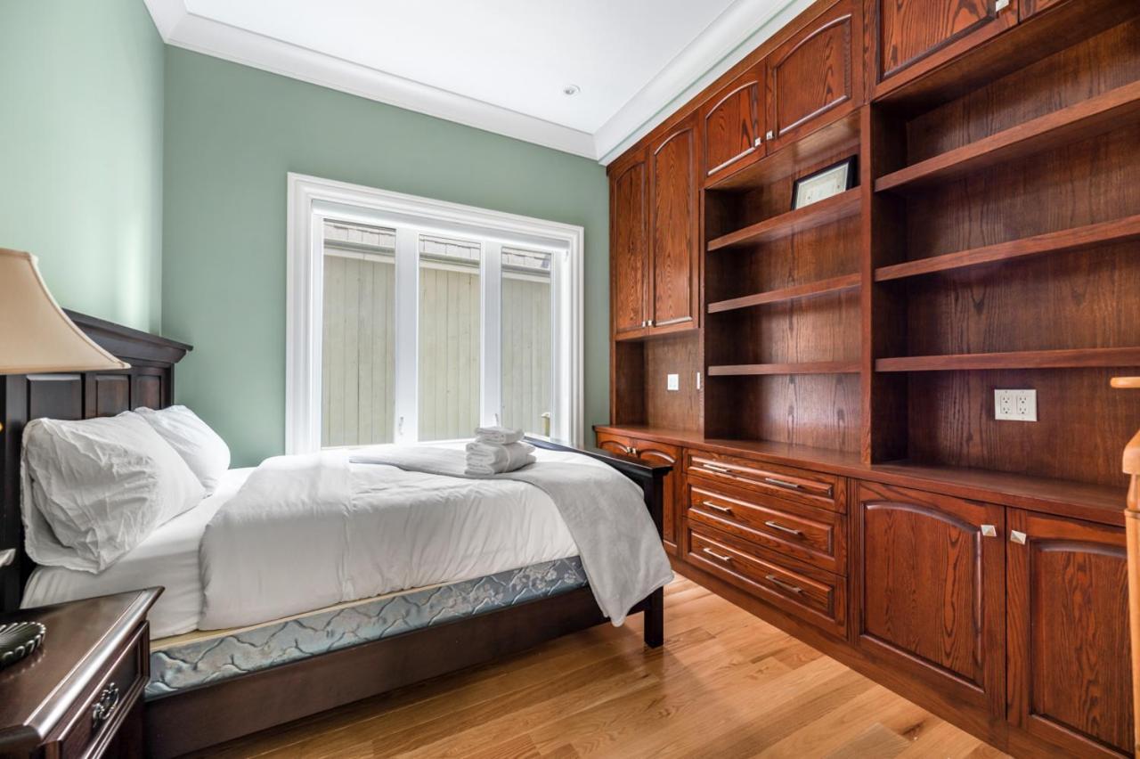 Vancouver Haven: Luxurious Private Bedroom Near Attractions Exterior foto